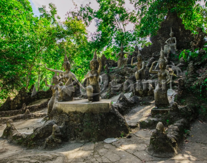 Таинственный сад Будд