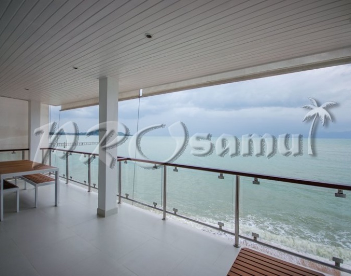 Балкон с видом на море апартаментов на пляже Бопхут - HR0147