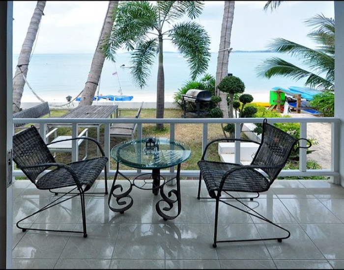 Балкон с видом на море виллы на пляже Банг Рак - HR0463