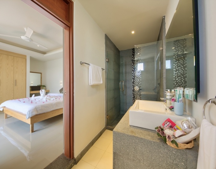 Ванная комната в одной из спален виллы на пляже Липа Ной - HR0701