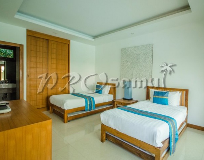 Спальня с раздельными кроватями виллы на пляже Бан Тай - HR0689