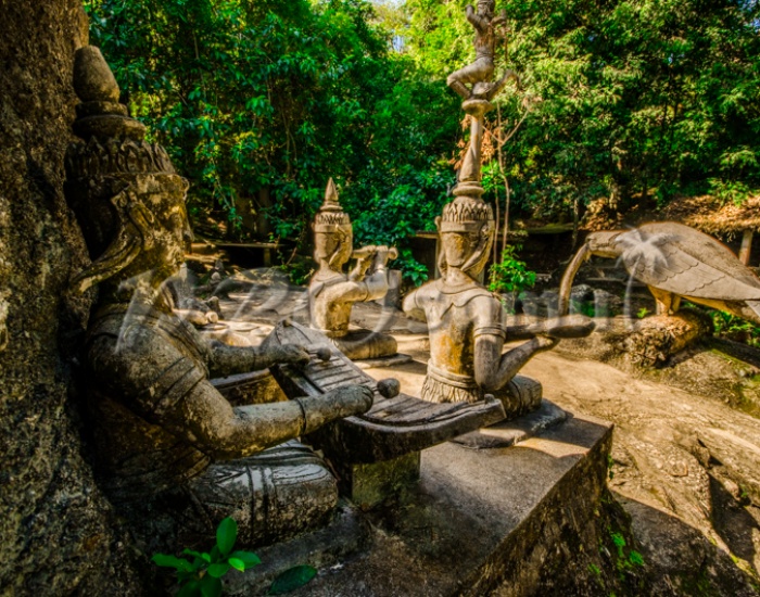 Таинственный сад Будд