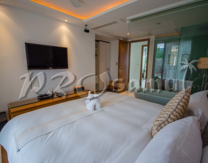 Огромная кровать апартаментов на пляже Бопхут - HR0146