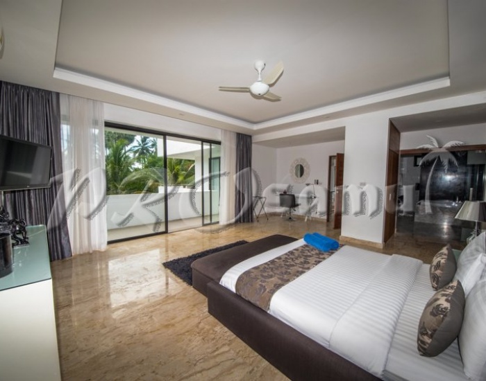 Главная спальня виллы на пляже Бан Тай - HR0646