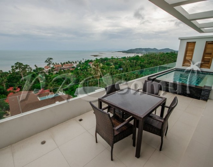 Балкон с приватным бассейном апартаментов на пляже Ламай - HR0257