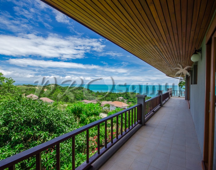 Балкон в спальне на вилле на пляже Чонг Мон - HR0600
