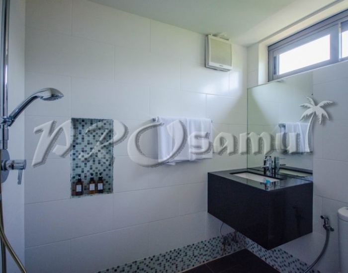 Ванная комната в спальне виллы на пляже Талинг Нгам - HR0595